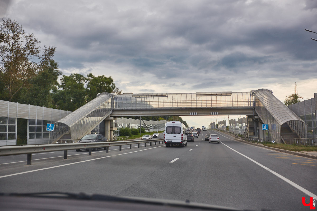 Вы давно пользовались надземными пешеходными переходами в черте областного центра? Если да, предлагаем совершить виртуальную экскурсию вместе с нами. «Ключ-Медиа» выбрал три владимирских объекта из десяти и проинспектировал их.