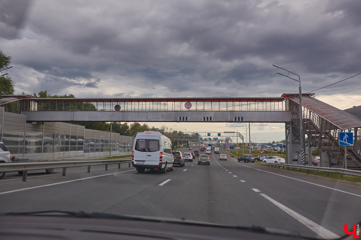 Вы давно пользовались надземными пешеходными переходами в черте областного центра? Если да, предлагаем совершить виртуальную экскурсию вместе с нами. «Ключ-Медиа» выбрал три владимирских объекта из десяти и проинспектировал их.
