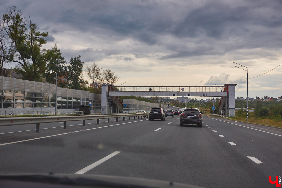 Вы давно пользовались надземными пешеходными переходами в черте областного центра? Если да, предлагаем совершить виртуальную экскурсию вместе с нами. «Ключ-Медиа» выбрал три владимирских объекта из десяти и проинспектировал их.