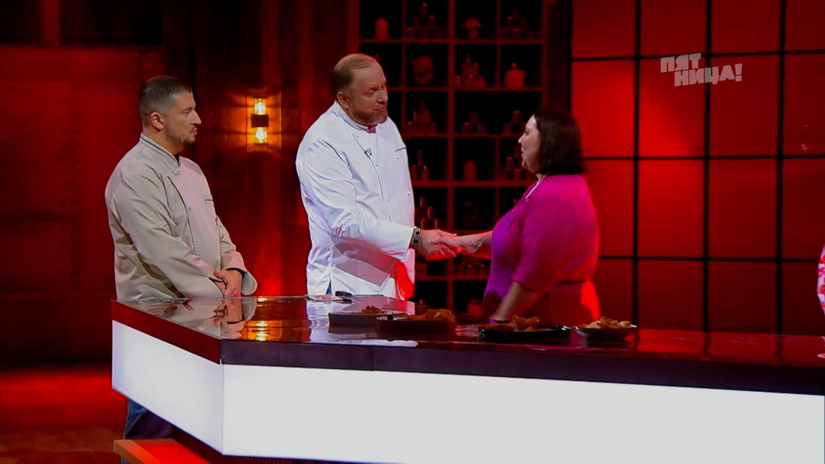 Жительница Костерево Екатерина Плужникова снялась в шестом выпуске «Битвы шефов» на телеканале «Пятница!». Ей удалось не только почти дойти до финала программы, но и покорить сердца именитых ведущих кулинарным талантом. «Ключ-Медиа» из первых уст узнал все подробности участия повара из Владимирской области в популярном шоу. 