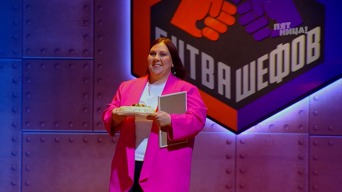 Жительница Костерево Екатерина Плужникова снялась в шестом выпуске «Битвы шефов» на телеканале «Пятница!». Ей удалось не только почти дойти до финала программы, но и покорить сердца именитых ведущих кулинарным талантом. «Ключ-Медиа» из первых уст узнал все подробности участия повара из Владимирской области в популярном шоу. 