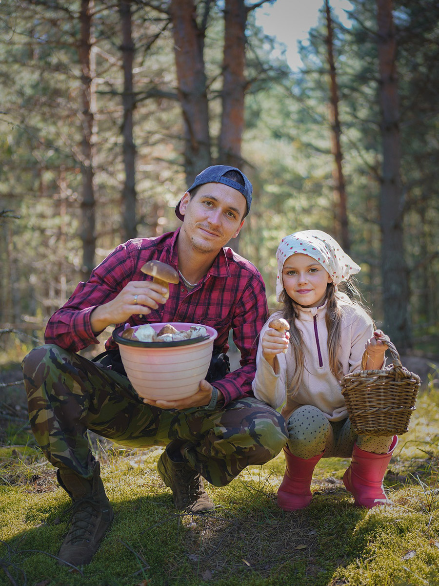 Жители Владимирской области не теряют время зря. В погожие деньки они с удовольствием гуляют по лесу с корзинками. И результаты тихой охоты впечатляют. В регионе настоящий грибной бум.