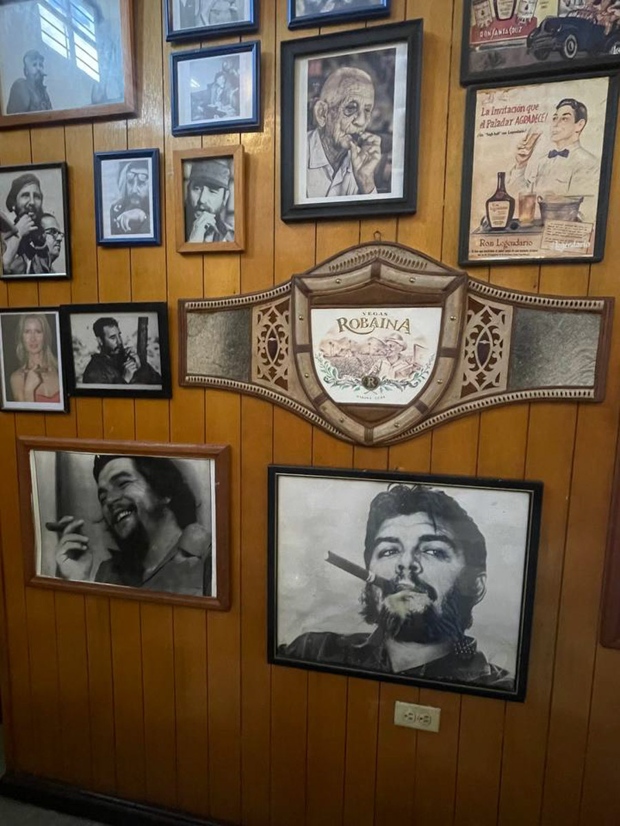 Летом этого года Куба стала одним из самых популярных направлений среди российских туристов. Только по официальным данным количество отдыхающих из нашей страны там выросло в полтора раза. Среди тех, кто выбирает белые песчаные пляжи и романтические пейзажи, все больше жителей нашего города. Среди них оказалась и Ольга Богданова, которая отметила на Острове свободы свой день рождения.