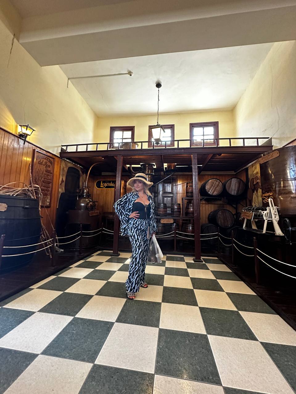 Летом этого года Куба стала одним из самых популярных направлений среди российских туристов. Только по официальным данным количество отдыхающих из нашей страны там выросло в полтора раза. Среди тех, кто выбирает белые песчаные пляжи и романтические пейзажи, все больше жителей нашего города. Среди них оказалась и Ольга Богданова, которая отметила на Острове свободы свой день рождения.