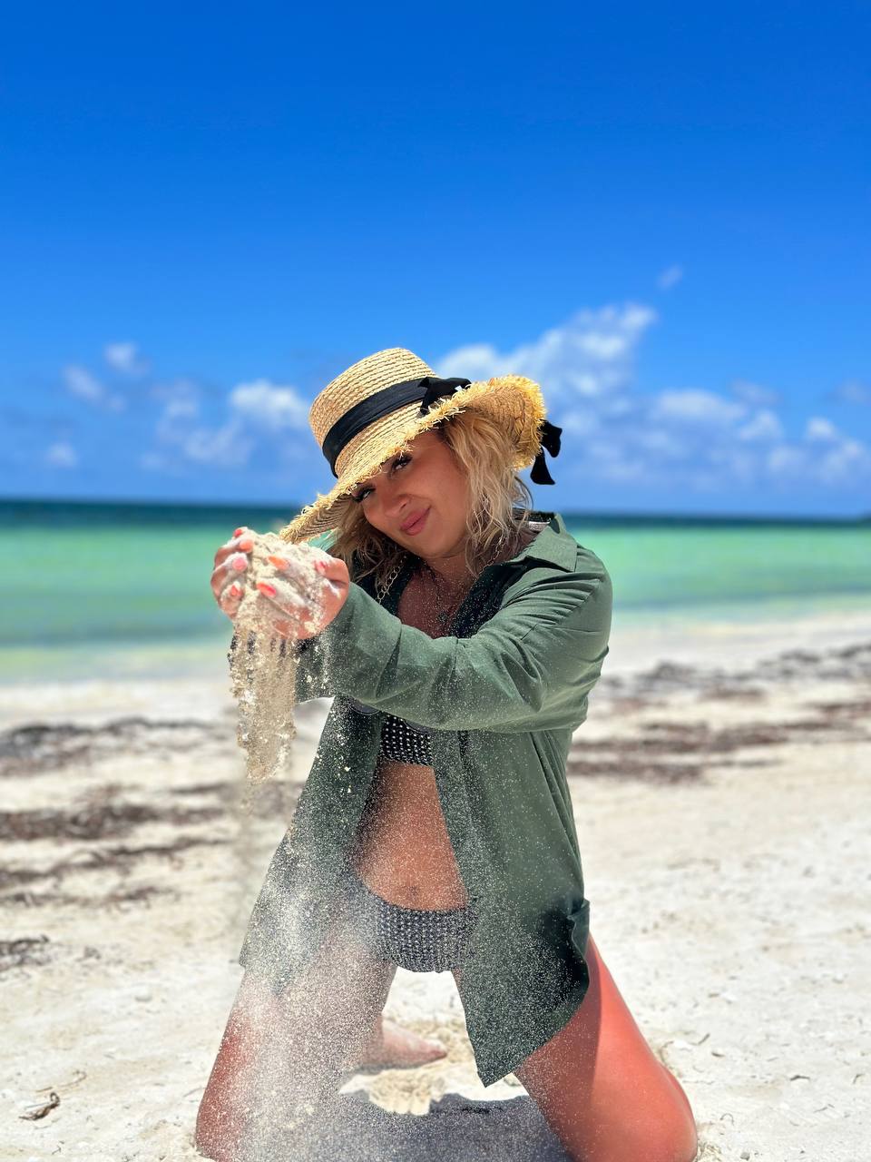 Летом этого года Куба стала одним из самых популярных направлений среди российских туристов. Только по официальным данным количество отдыхающих из нашей страны там выросло в полтора раза. Среди тех, кто выбирает белые песчаные пляжи и романтические пейзажи, все больше жителей нашего города. Среди них оказалась и Ольга Богданова, которая отметила на Острове свободы свой день рождения.