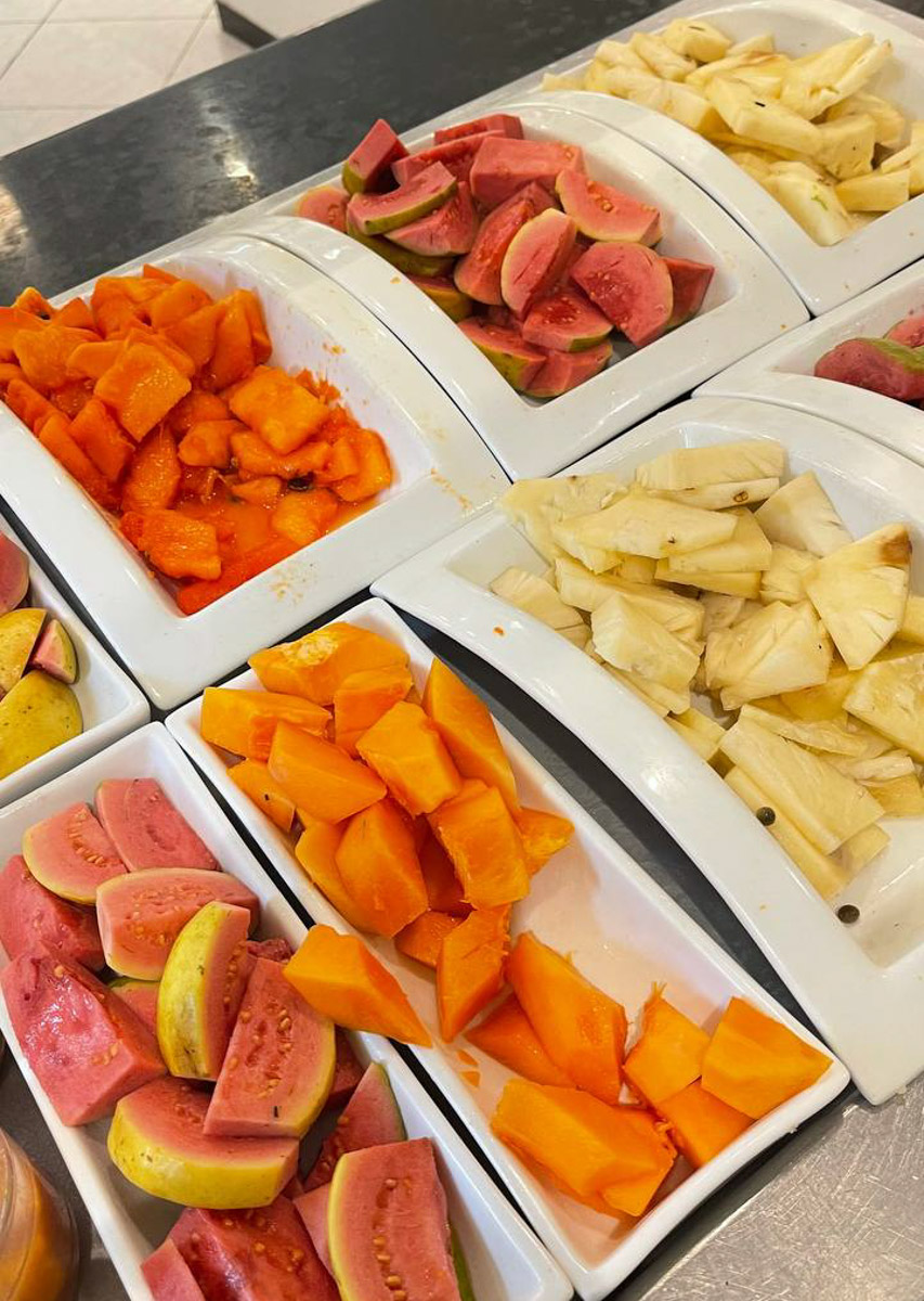 Летом этого года Куба стала одним из самых популярных направлений среди российских туристов. Только по официальным данным количество отдыхающих из нашей страны там выросло в полтора раза. Среди тех, кто выбирает белые песчаные пляжи и романтические пейзажи, все больше жителей нашего города. Среди них оказалась и Ольга Богданова, которая отметила на Острове свободы свой день рождения.