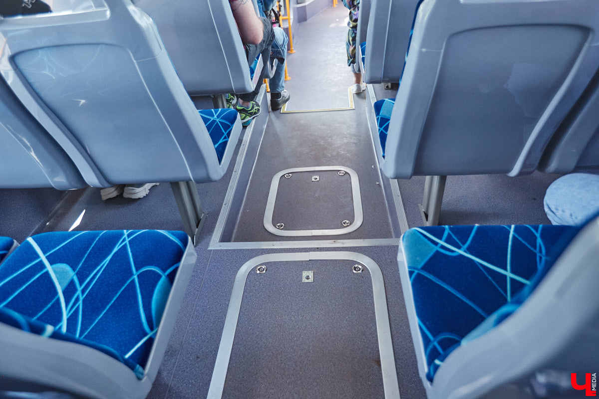 Всего за одно лето во Владимире удалось обновить парк общественного транспорта ровно наполовину. В город прибыло больше сотни машин разных производителей. Какая из них самая лучшая? «Ключ-Медиа» прокатился по областному центру в компании автоблогера в поисках ответа на этот вопрос.