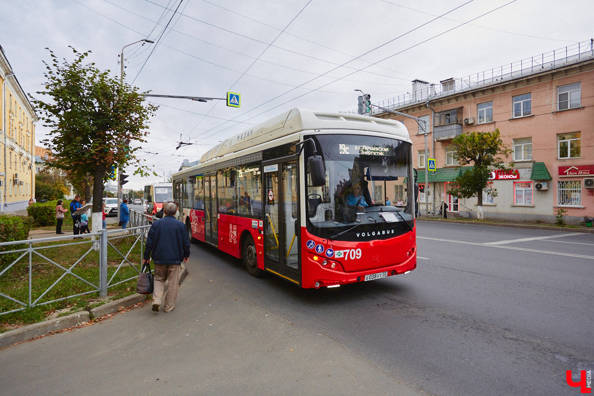 Всего за одно лето во Владимире удалось обновить парк общественного транспорта ровно наполовину. В город прибыло больше сотни машин разных производителей. Какая из них самая лучшая? «Ключ-Медиа» прокатился по областному центру в компании автоблогера в поисках ответа на этот вопрос.