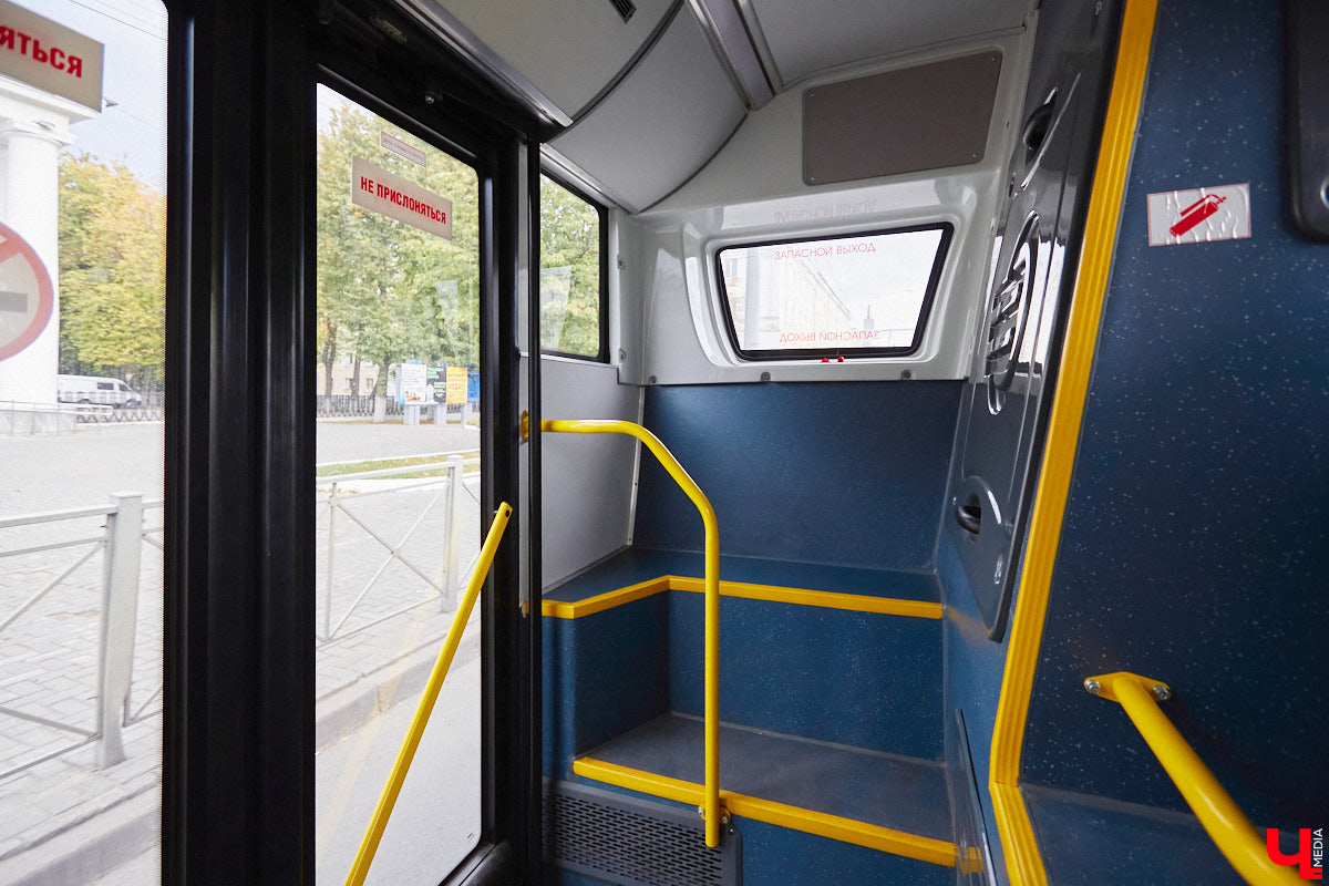 Всего за одно лето во Владимире удалось обновить парк общественного транспорта ровно наполовину. В город прибыло больше сотни машин разных производителей. Какая из них самая лучшая? «Ключ-Медиа» прокатился по областному центру в компании автоблогера в поисках ответа на этот вопрос.