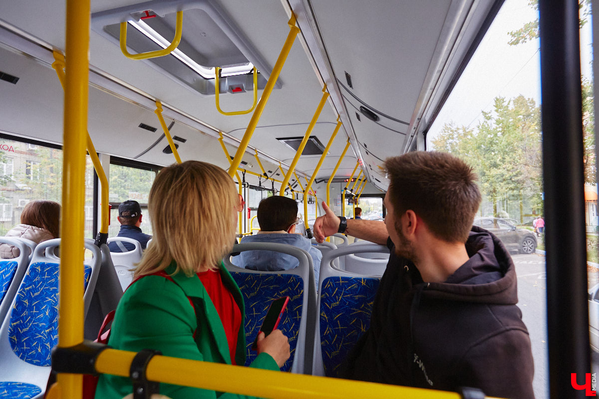 Всего за одно лето во Владимире удалось обновить парк общественного транспорта ровно наполовину. В город прибыло больше сотни машин разных производителей. Какая из них самая лучшая? «Ключ-Медиа» прокатился по областному центру в компании автоблогера в поисках ответа на этот вопрос.