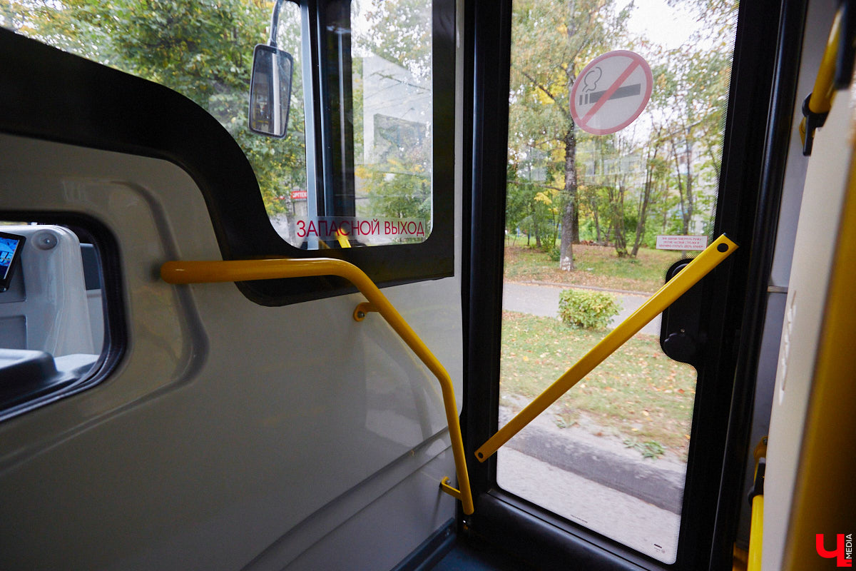 Всего за одно лето во Владимире удалось обновить парк общественного транспорта ровно наполовину. В город прибыло больше сотни машин разных производителей. Какая из них самая лучшая? «Ключ-Медиа» прокатился по областному центру в компании автоблогера в поисках ответа на этот вопрос.