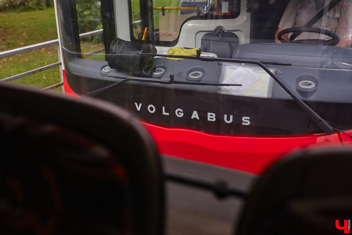 Всего за одно лето во Владимире удалось обновить парк общественного транспорта ровно наполовину. В город прибыло больше сотни машин разных производителей. Какая из них самая лучшая? «Ключ-Медиа» прокатился по областному центру в компании автоблогера в поисках ответа на этот вопрос.