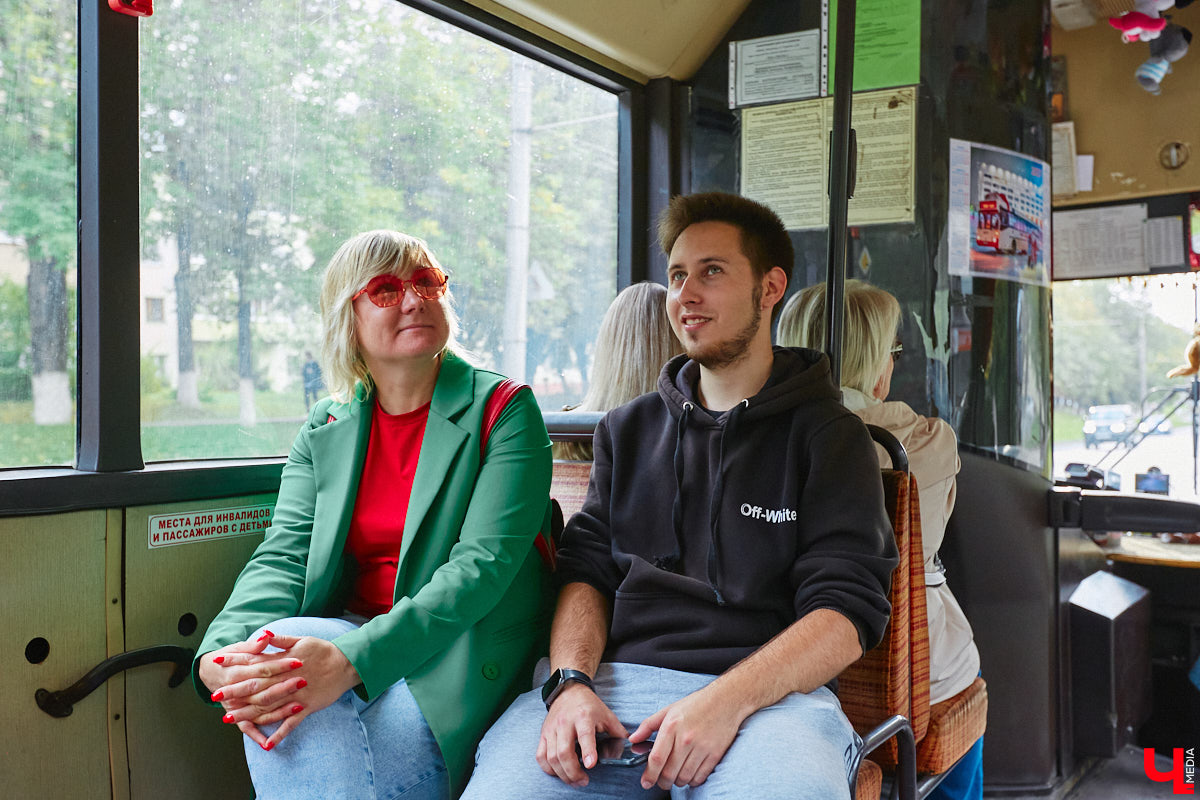 Всего за одно лето во Владимире удалось обновить парк общественного транспорта ровно наполовину. В город прибыло больше сотни машин разных производителей. Какая из них самая лучшая? «Ключ-Медиа» прокатился по областному центру в компании автоблогера в поисках ответа на этот вопрос.