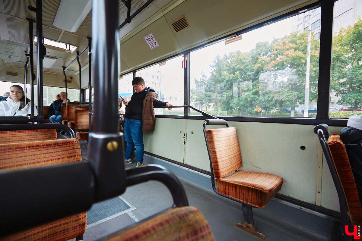 Всего за одно лето во Владимире удалось обновить парк общественного транспорта ровно наполовину. В город прибыло больше сотни машин разных производителей. Какая из них самая лучшая? «Ключ-Медиа» прокатился по областному центру в компании автоблогера в поисках ответа на этот вопрос.