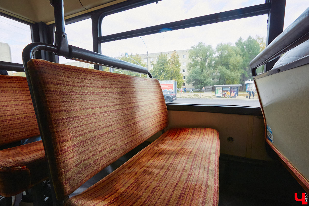 Всего за одно лето во Владимире удалось обновить парк общественного транспорта ровно наполовину. В город прибыло больше сотни машин разных производителей. Какая из них самая лучшая? «Ключ-Медиа» прокатился по областному центру в компании автоблогера в поисках ответа на этот вопрос.