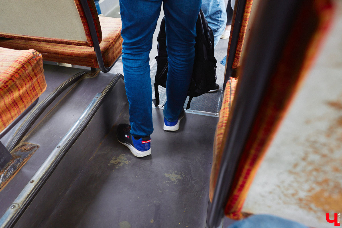 Всего за одно лето во Владимире удалось обновить парк общественного транспорта ровно наполовину. В город прибыло больше сотни машин разных производителей. Какая из них самая лучшая? «Ключ-Медиа» прокатился по областному центру в компании автоблогера в поисках ответа на этот вопрос.