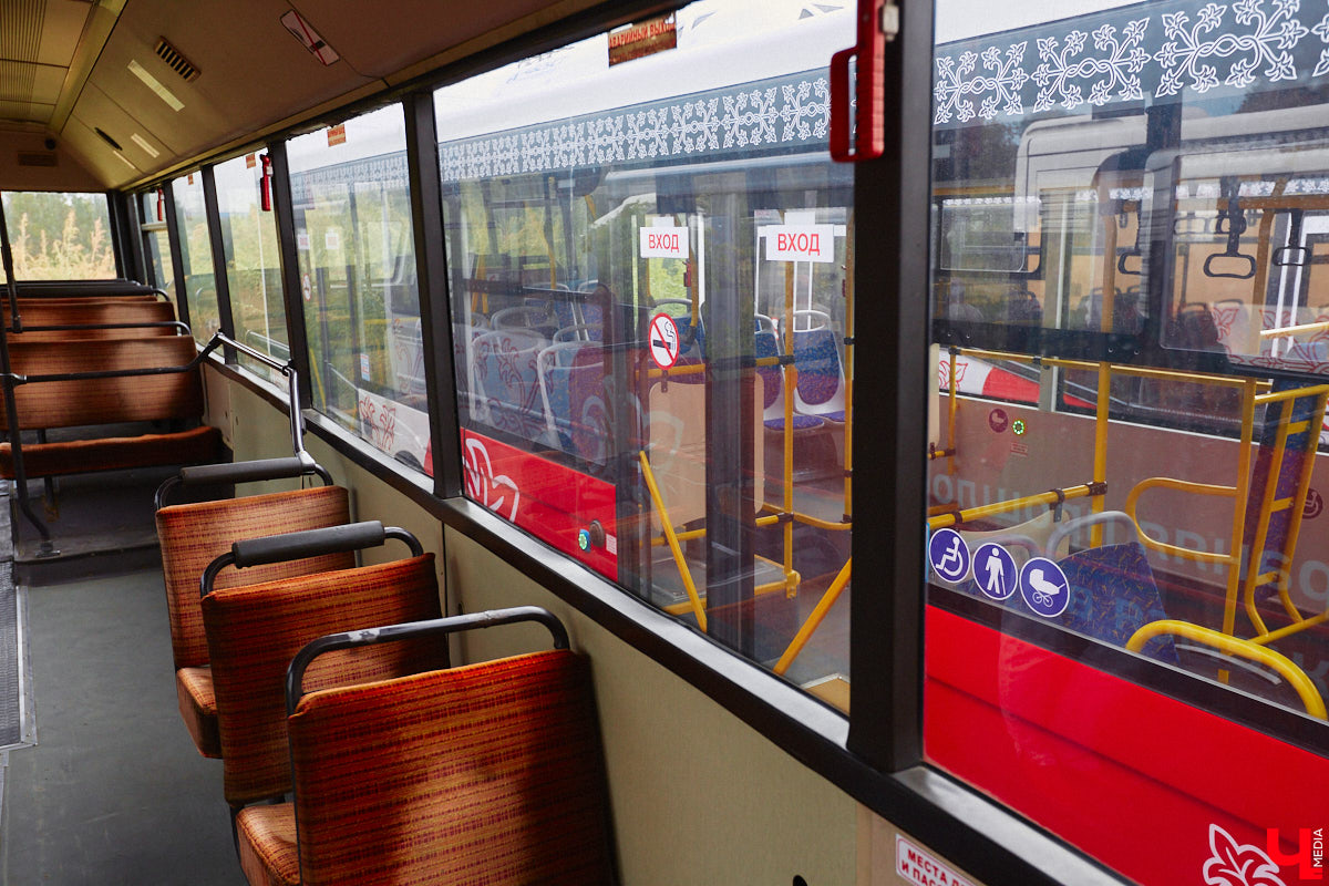 Всего за одно лето во Владимире удалось обновить парк общественного транспорта ровно наполовину. В город прибыло больше сотни машин разных производителей. Какая из них самая лучшая? «Ключ-Медиа» прокатился по областному центру в компании автоблогера в поисках ответа на этот вопрос.