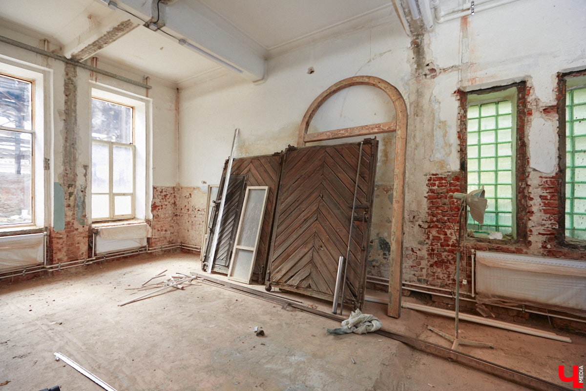 Законсервированная владимирская электростанция продолжает притягивать креативных людей. На территории пространства ТЭЦ-1 уже прошла театральная постановка, а сейчас там разместилась новая зеленая студия. Проект для нашего города необычный. В чем его суть? Авторы рассказали об этом «Ключ-Медиа» в день открытия локации.