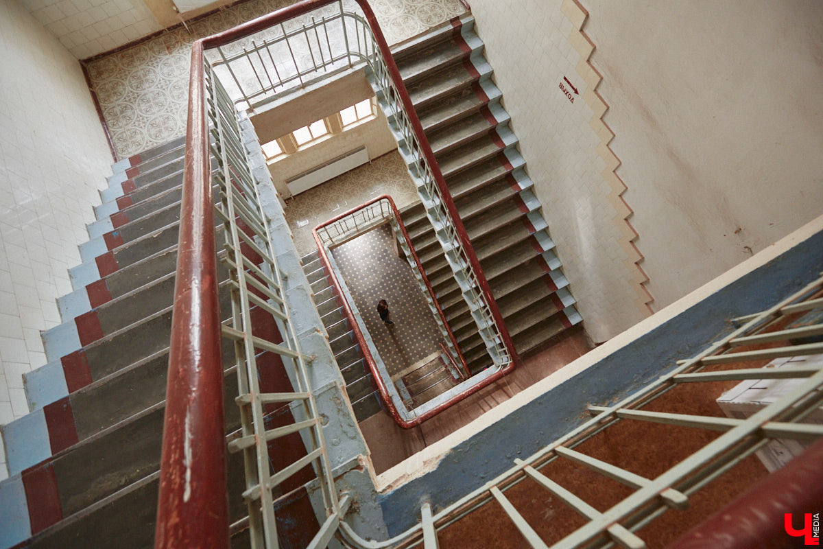 Законсервированная владимирская электростанция продолжает притягивать креативных людей. На территории пространства ТЭЦ-1 уже прошла театральная постановка, а сейчас там разместилась новая зеленая студия. Проект для нашего города необычный. В чем его суть? Авторы рассказали об этом «Ключ-Медиа» в день открытия локации.