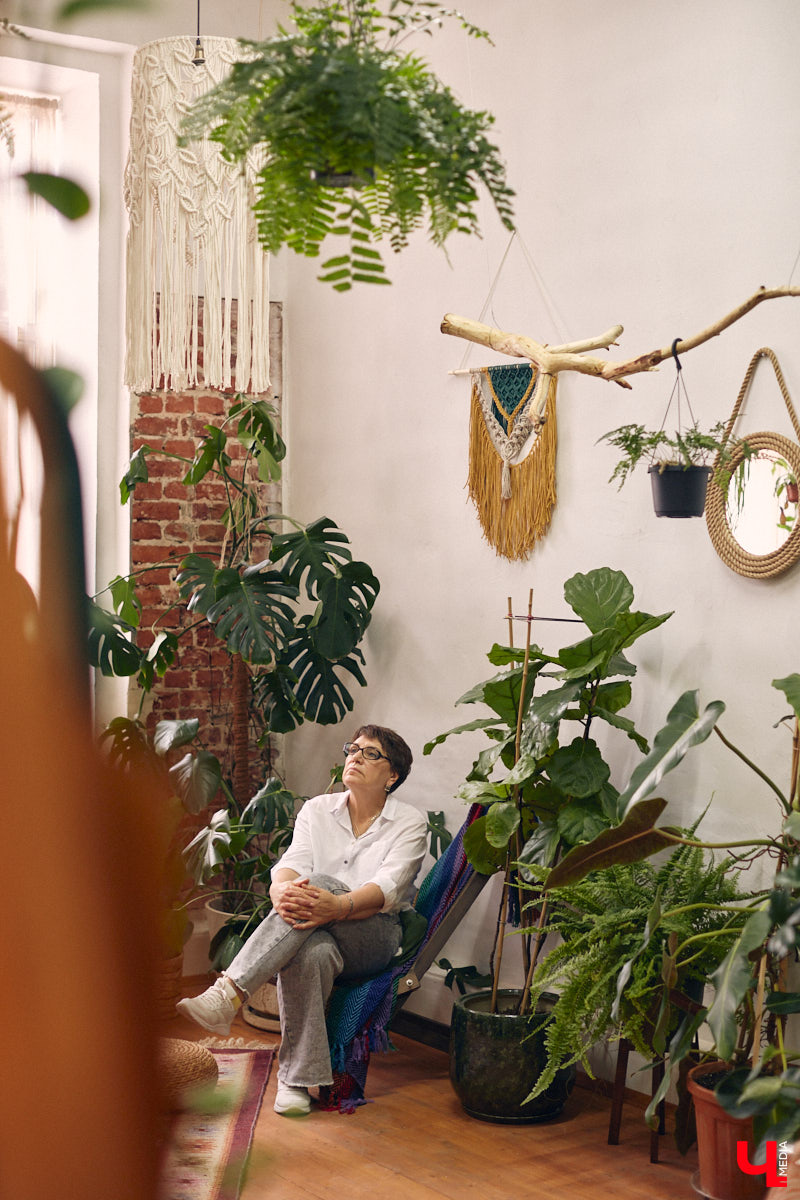 Законсервированная владимирская электростанция продолжает притягивать креативных людей. На территории пространства ТЭЦ-1 уже прошла театральная постановка, а сейчас там разместилась новая зеленая студия. Проект для нашего города необычный. В чем его суть? Авторы рассказали об этом «Ключ-Медиа» в день открытия локации.