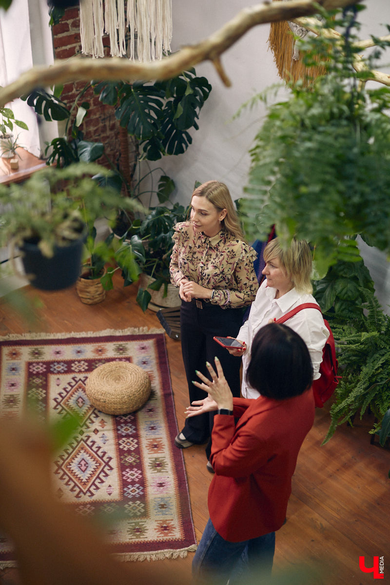 Законсервированная владимирская электростанция продолжает притягивать креативных людей. На территории пространства ТЭЦ-1 уже прошла театральная постановка, а сейчас там разместилась новая зеленая студия. Проект для нашего города необычный. В чем его суть? Авторы рассказали об этом «Ключ-Медиа» в день открытия локации.