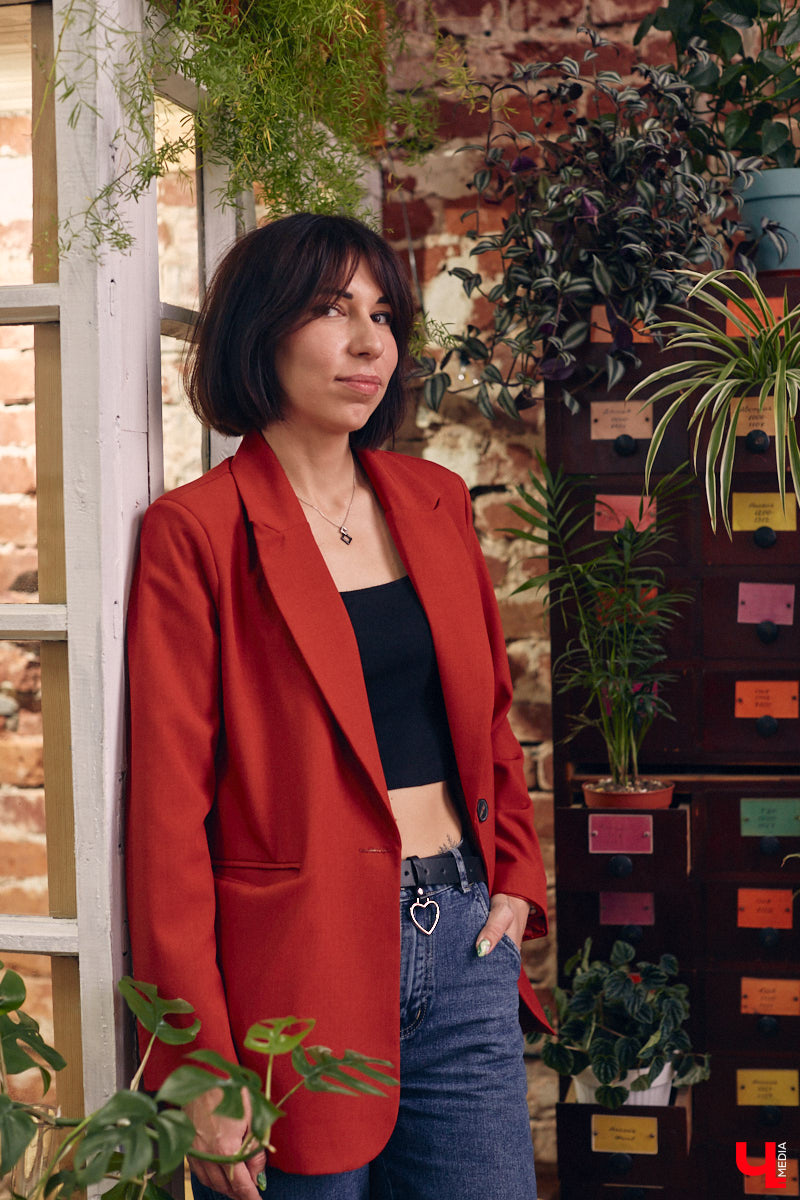 Законсервированная владимирская электростанция продолжает притягивать креативных людей. На территории пространства ТЭЦ-1 уже прошла театральная постановка, а сейчас там разместилась новая зеленая студия. Проект для нашего города необычный. В чем его суть? Авторы рассказали об этом «Ключ-Медиа» в день открытия локации.