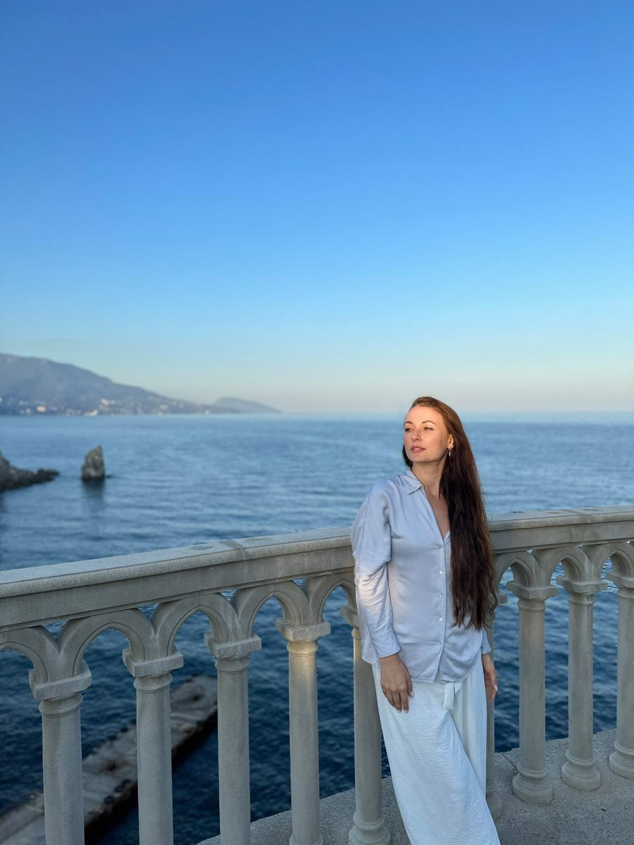 Какая она, успешная женщина? Воображение рисует образ красивой и ухоженной бизнесвумен. Недавно вернувшиеся с премии успешных женщин Crystal queen — 2023 жительницы Владимирской области тому подтверждение, ведь именно они победили в двух номинациях.