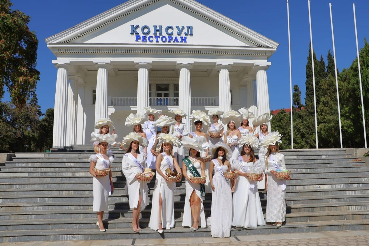 Какая она, успешная женщина? Воображение рисует образ красивой и ухоженной бизнесвумен. Недавно вернувшиеся с премии успешных женщин Crystal queen — 2023 жительницы Владимирской области тому подтверждение, ведь именно они победили в двух номинациях.