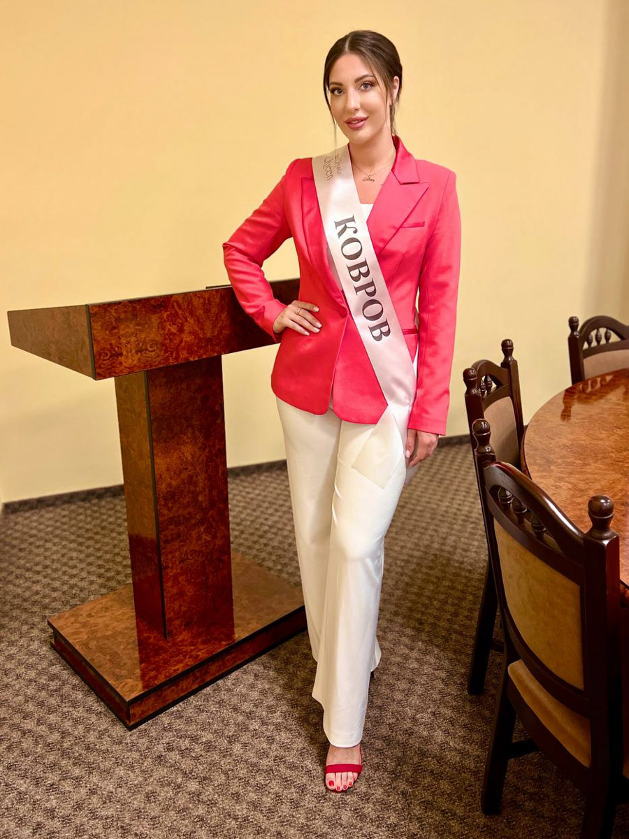 Какая она, успешная женщина? Воображение рисует образ красивой и ухоженной бизнесвумен. Недавно вернувшиеся с премии успешных женщин Crystal queen — 2023 жительницы Владимирской области тому подтверждение, ведь именно они победили в двух номинациях.