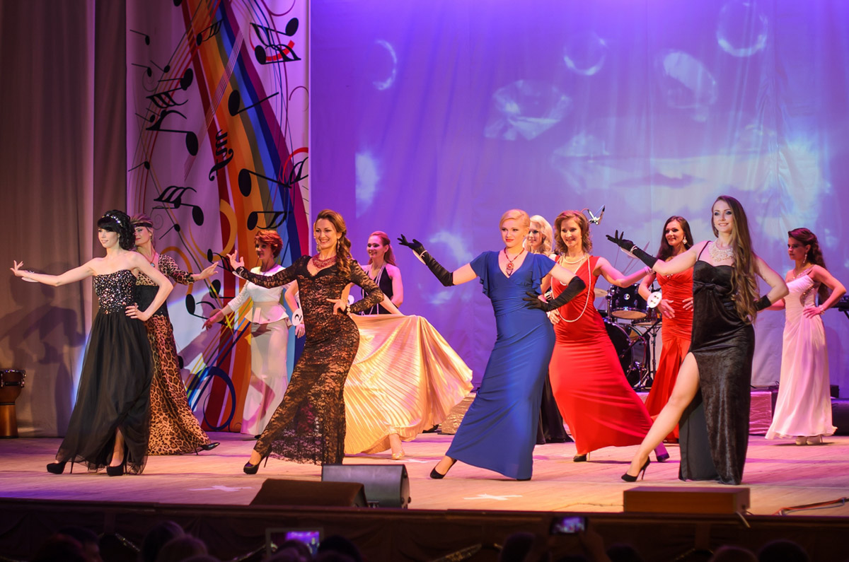 Во Владимире вновь пройдет областной конкурс красоты. Победительница получит в подарок роскошную норковую шубу и право представлять 33-й регион на главном конкурсе страны — «Миссис Россия». Узнали все подробности проведения «Миссис Владимирская красавица — 2023» у бессменного организатора Жанны Згребновой.