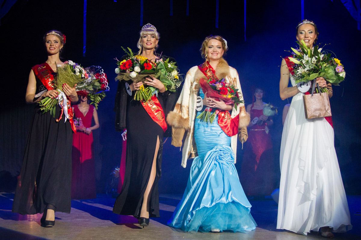 Во Владимире вновь пройдет областной конкурс красоты. Победительница получит в подарок роскошную норковую шубу и право представлять 33-й регион на главном конкурсе страны — «Миссис Россия». Узнали все подробности проведения «Миссис Владимирская красавица — 2023» у бессменного организатора Жанны Згребновой.