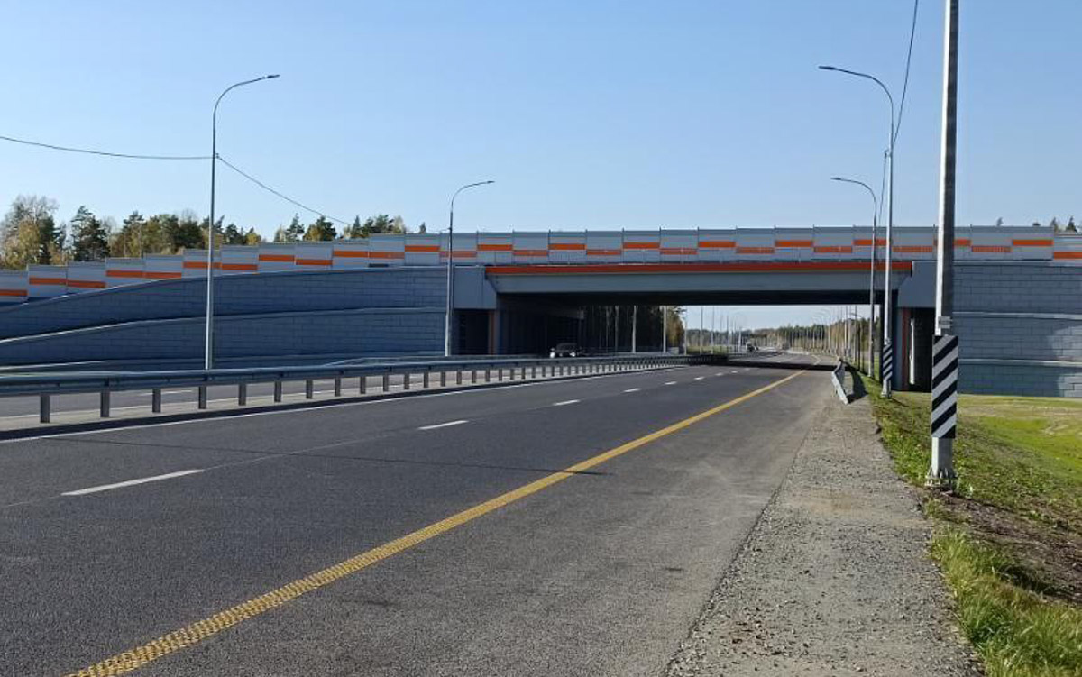 Дикие животные в регионе теперь смогут безопасно преодолевать скоростную магистраль М-12. Специально для них над и под трассой построят экодуки и зверопроходы. Первое сооружение в Судогодском районе уже открыли для лосей, оленей, кабанов и других обитателей леса. 