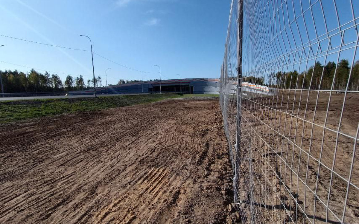 Дикие животные в регионе теперь смогут безопасно преодолевать скоростную магистраль М-12. Специально для них над и под трассой построят экодуки и зверопроходы. Первое сооружение в Судогодском районе уже открыли для лосей, оленей, кабанов и других обитателей леса. 