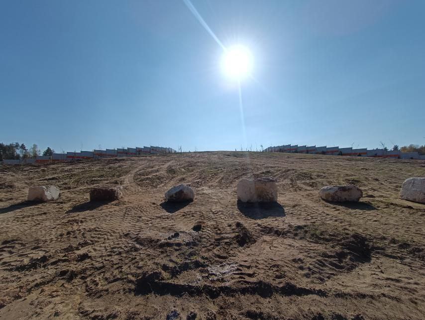 Дикие животные в регионе теперь смогут безопасно преодолевать скоростную магистраль М-12. Специально для них над и под трассой построят экодуки и зверопроходы. Первое сооружение в Судогодском районе уже открыли для лосей, оленей, кабанов и других обитателей леса. 