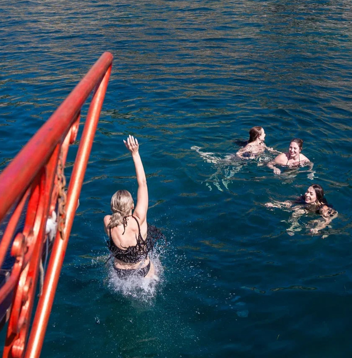 Берегите глаза, сейчас будет слепить! Слепить красотой наших участниц международного конкурса Mrs. Planet Eurasia — 2023. В этом году 33-й регион в Крыму представляли Яна Бирюкова и Светлана Лапшина. Две мамы из Владимира и Мурома взяли главные короны в двух номинациях, а еще завоевали дополнительные титулы.