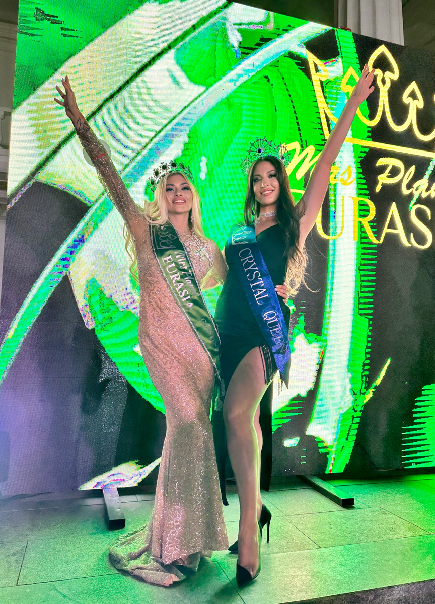 Берегите глаза, сейчас будет слепить! Слепить красотой наших участниц международного конкурса Mrs. Planet Eurasia — 2023. В этом году 33-й регион в Крыму представляли Яна Бирюкова и Светлана Лапшина. Две мамы из Владимира и Мурома взяли главные короны в двух номинациях, а еще завоевали дополнительные титулы.