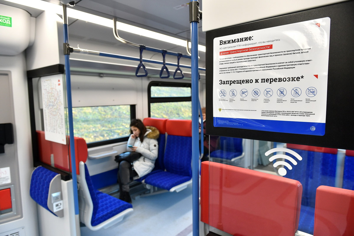 Жители областного центра смогут добраться до Москвы на метро. О подземных вагонах речи, конечно же, не идет. Два города соединят наземные электрички повышенной комфортности. Но ходить они будут в шесть раз чаще, чем это происходит сегодня. Время ожидания в час пик не будет превышать 20 — 30 минут.