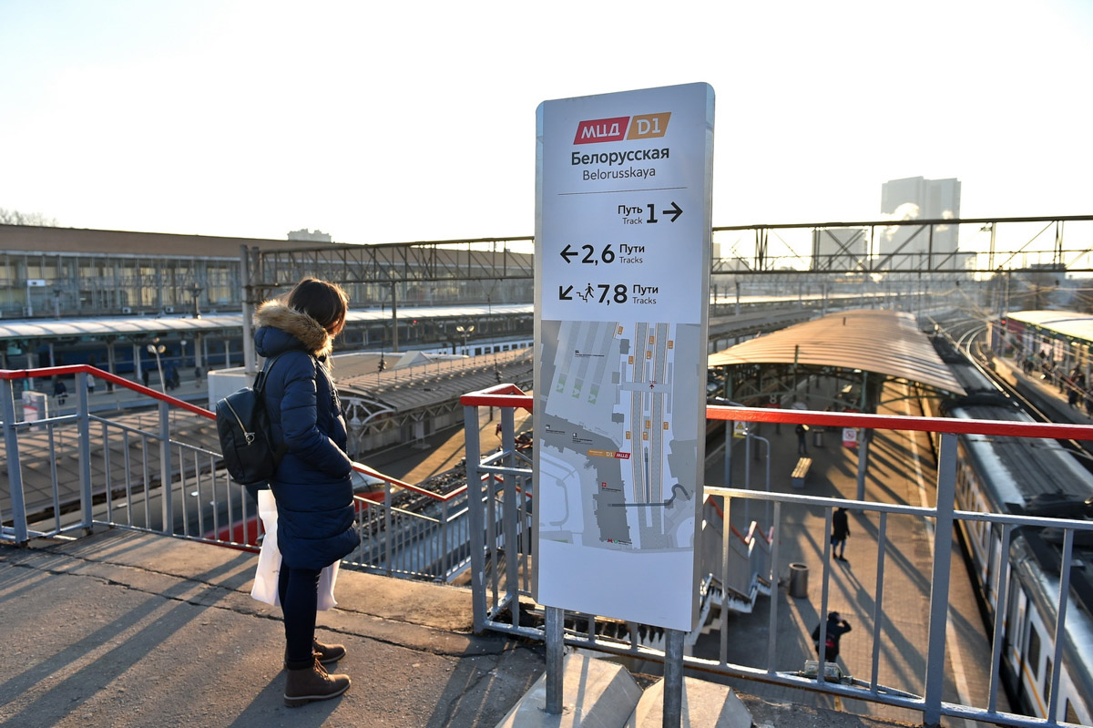 Жители областного центра смогут добраться до Москвы на метро. О подземных вагонах речи, конечно же, не идет. Два города соединят наземные электрички повышенной комфортности. Но ходить они будут в шесть раз чаще, чем это происходит сегодня. Время ожидания в час пик не будет превышать 20 — 30 минут.