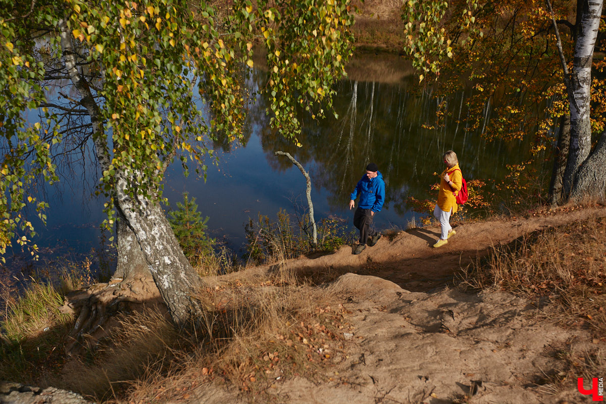 Однажды в общественном транспорте две женщины громко спорили, где растут самые вкусные яблоки. Одна говорила, что в МЮДе, другая уверяла, что в поселке Садовом. И обе оказались правы. Что еще интересного есть в этом районе, на сегодняшней экскурсии нам поведал местный художник Антон Ёжкин.