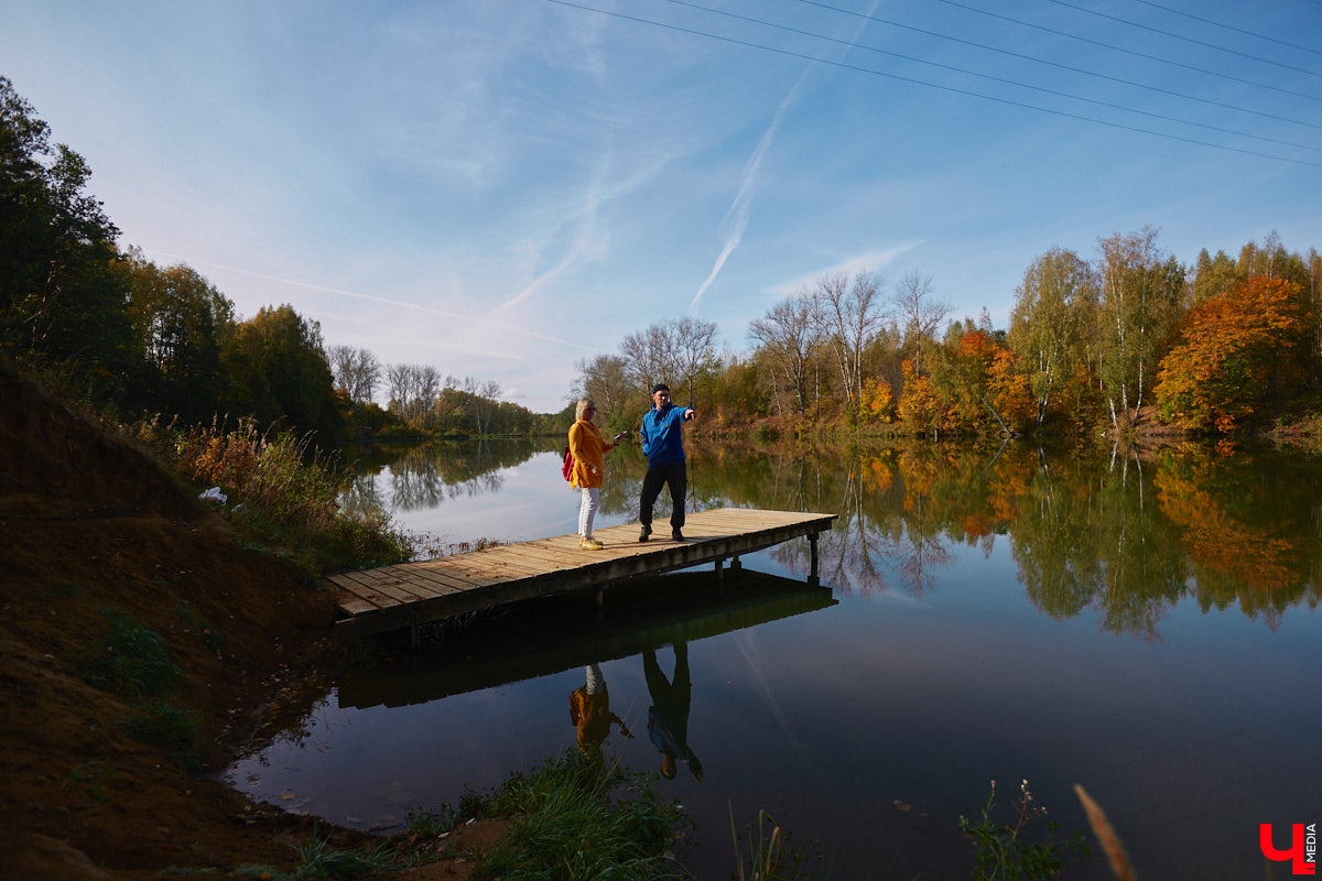 Однажды в общественном транспорте две женщины громко спорили, где растут самые вкусные яблоки. Одна говорила, что в МЮДе, другая уверяла, что в поселке Садовом. И обе оказались правы. Что еще интересного есть в этом районе, на сегодняшней экскурсии нам поведал местный художник Антон Ёжкин.