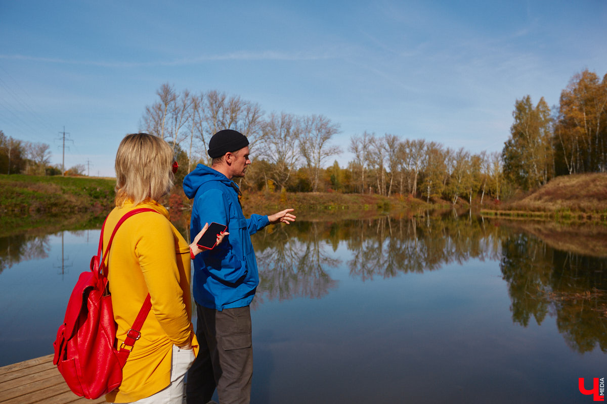 Однажды в общественном транспорте две женщины громко спорили, где растут самые вкусные яблоки. Одна говорила, что в МЮДе, другая уверяла, что в поселке Садовом. И обе оказались правы. Что еще интересного есть в этом районе, на сегодняшней экскурсии нам поведал местный художник Антон Ёжкин.