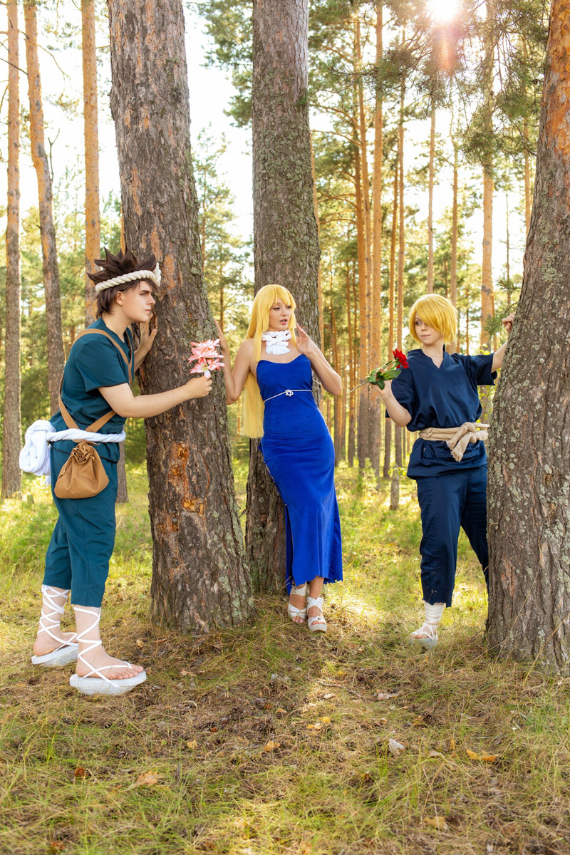 Участники косплей-команды из Владимирской области организовали фотосессию на тему популярного аниме. Все костюмы ребята сделали своими руками. В результате персонажи «Доктора Стоуна» материализовались прямо на берегу реки Клязьмы.