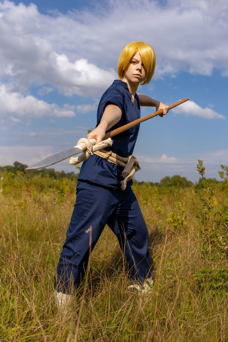 Участники косплей-команды из Владимирской области организовали фотосессию на тему популярного аниме. Все костюмы ребята сделали своими руками. В результате персонажи «Доктора Стоуна» материализовались прямо на берегу реки Клязьмы.