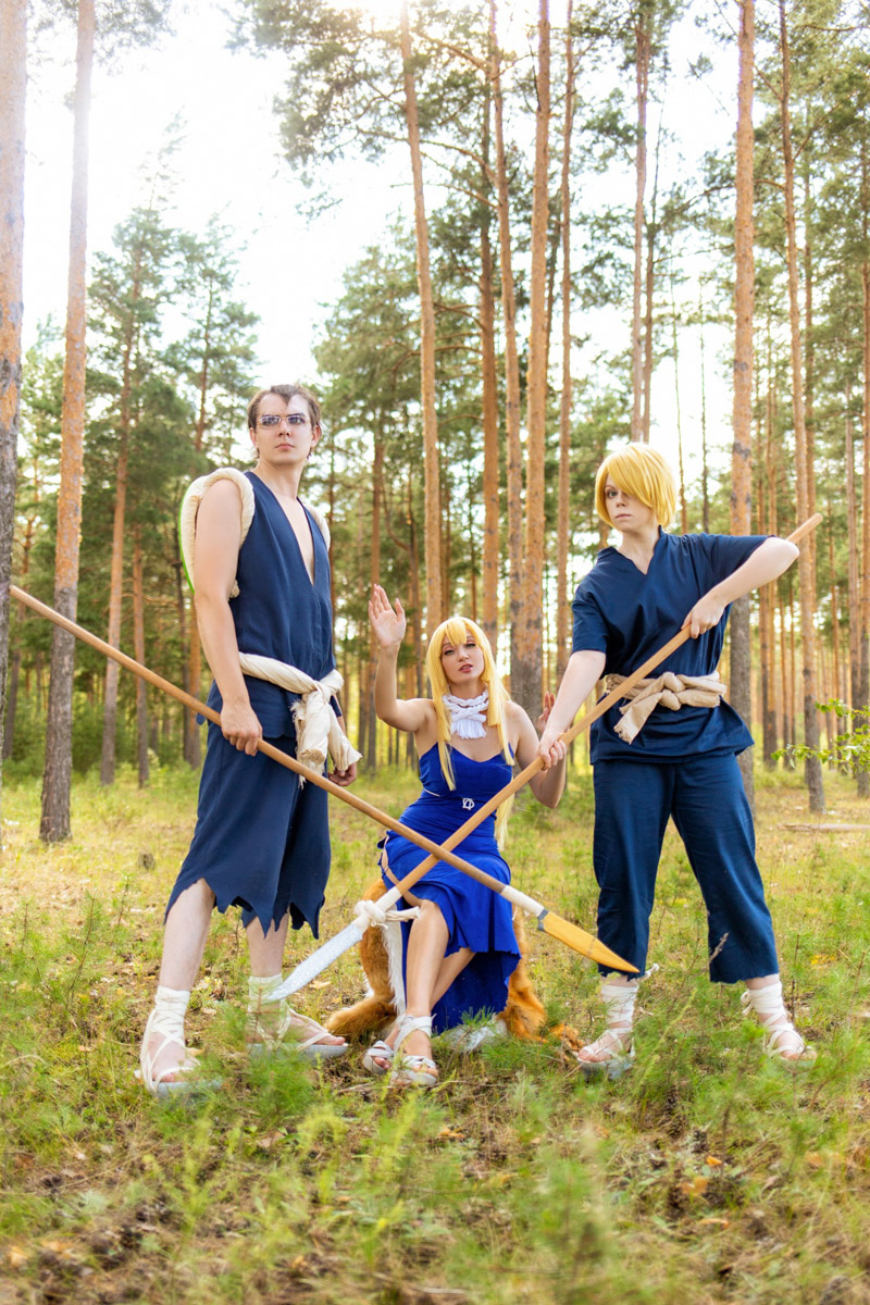 Участники косплей-команды из Владимирской области организовали фотосессию на тему популярного аниме. Все костюмы ребята сделали своими руками. В результате персонажи «Доктора Стоуна» материализовались прямо на берегу реки Клязьмы.