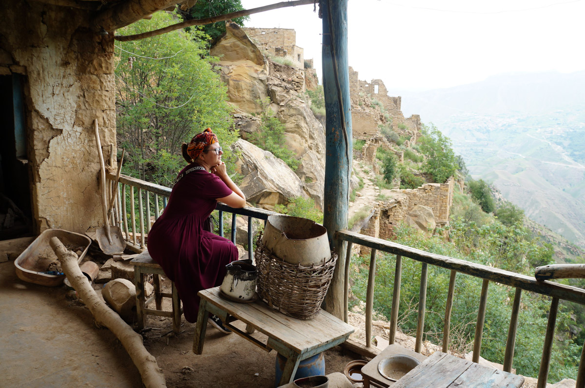 Заброшенные объекты могут вызывать разные эмоции. Архитектор из Владимира Анастасия Егорова находит в них свою прелесть. Она исследует в путешествиях по России и ближнему зарубежью отданные во власть природе здания, сооружения и комплексы. О самых мрачно-прекрасных турнаходках девушка поведала нашему изданию.