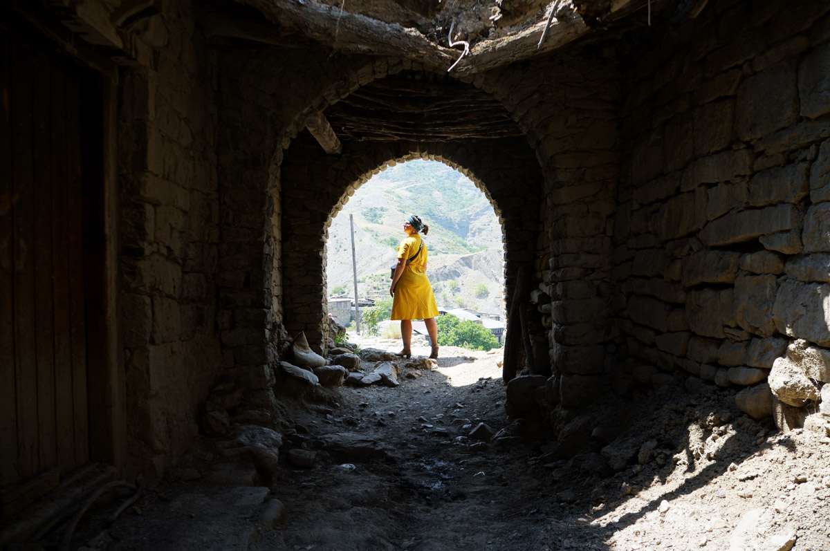 Заброшенные объекты могут вызывать разные эмоции. Архитектор из Владимира Анастасия Егорова находит в них свою прелесть. Она исследует в путешествиях по России и ближнему зарубежью отданные во власть природе здания, сооружения и комплексы. О самых мрачно-прекрасных турнаходках девушка поведала нашему изданию.