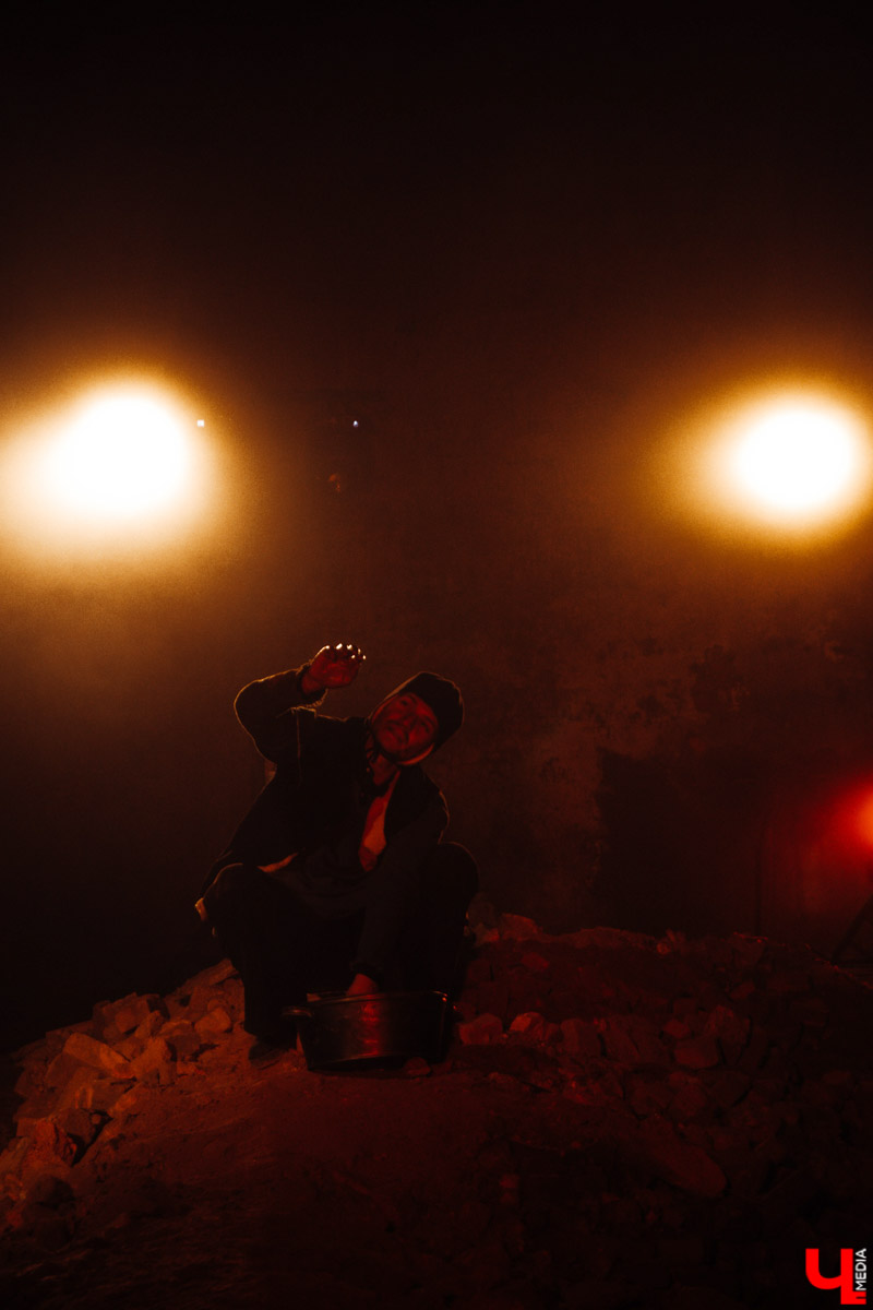 Театральное товарищество «Завод» готовится удивить зрителей новой версией нашумевшей два года назад постановки «Чернобыль. Путешествие с ангелом». И если ее суть останется без изменений, то вот место действия будет совершенно иным, что для спектакля-мистерии имеет определяющее значение.