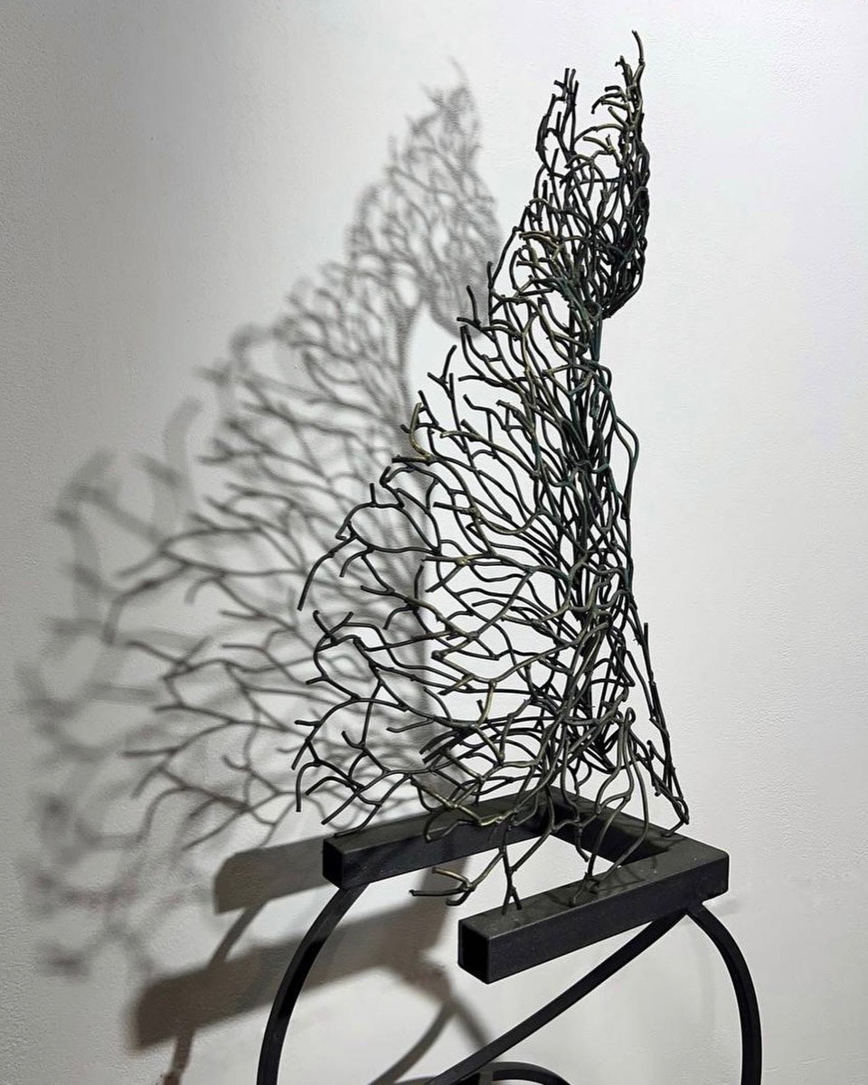 Авторская скульптура жителя Мурома Антона Клепикова на тему экологии будет представлена в Нью-Йорке. Композиция называется Harmony or Devastation. С помощью металла молодой человек говорит об ответственности людей за то, что происходит с природой.