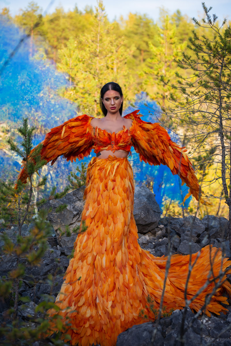 Образ феникса и связанная с ним легенда настолько яркие, что не перестают тревожить тонкие творческие души. Воссоздать мифологическую птицу в человеческом облике решили фотограф Артем Логинов и дизайнер Наталья Алексеева. Что у них из этого получилось и с какими сложностями они столкнулись на Дюкинских скалах, узнал «Ключ-Медиа».