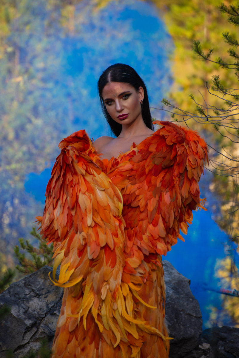 Образ феникса и связанная с ним легенда настолько яркие, что не перестают тревожить тонкие творческие души. Воссоздать мифологическую птицу в человеческом облике решили фотограф Артем Логинов и дизайнер Наталья Алексеева. Что у них из этого получилось и с какими сложностями они столкнулись на Дюкинских скалах, узнал «Ключ-Медиа».